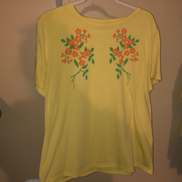 Flowery Yellow Top - Picture 1 of 3